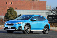 2018年10月に実施されたスバルのクロスオーバーモデル「XV」の一部改良に合わせて登場した「アドバンス」。「e-BOXER」と呼ばれる、水平対向エンジンにモーターを組み合わせたハイブリッドパワートレインが搭載される。