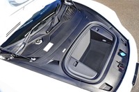 フロントにもラゲッジスペースが用意されている。こちらの容量は88リッター。