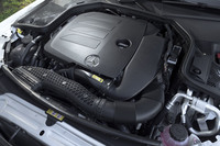 BSGに組み合わされる「M264」型1.5リッターターボエンジンは、最高出力184ps、最大トルク280Nmを発生する。JC08モードの燃費値は13.6km/リッター。