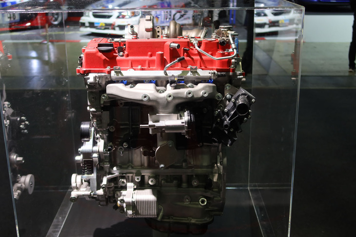 トヨタが開発を進めるG20E型2リッター直4ターボエンジン。「戦闘力の高いユニット」とのことで、2025年のスーパー耐久シリーズにおいて実戦投入することもアナウンスされた。