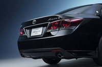 「クラウン アスリートS-T“J-FRONTIERリミテッド”」のリアビュー。