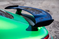 「AMG GT R」には、ブレードの角度調整が可能なアジャスタブルリアウイングスポイラーが標準装備されている。