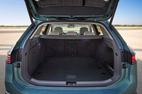 フォルクスワーゲンが新型「パサートヴァリアント」の情報を公開の画像