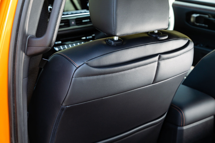 三菱トライトンGSR(フロントシート背面)