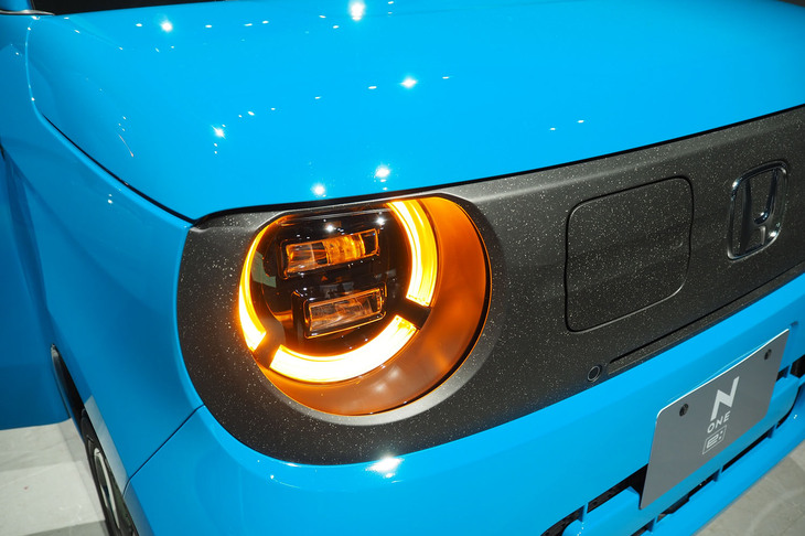 ホンダN-ONE e:(ウインカー点灯時)