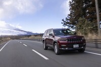 4WDシステムはオンデマンド式の「クォドラトラックII」。ローポジションも備えている。