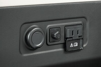 家電製品も動かせる100V・1500WのAC電源。「G」「G e-4ORCE」に標準で、その他のグレードにオプションで用意される。