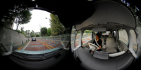 前後2つの360度カメラで撮った画像。車の周囲ほとんど全方向が撮影範囲に入っている。