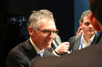 PSAグループのカルロス・タバレスCEOは、彼を囲んだ各国ジャーナリストたちの質問に対して、終始フランクに答え続けた。