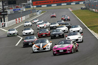 「DSC-TRACK」の開発に際し、マツダはロードスターのワンメイクレース「パーティレース」にて賞典外で試作車を走らせ、実戦を通してその作動特性を検証したという。