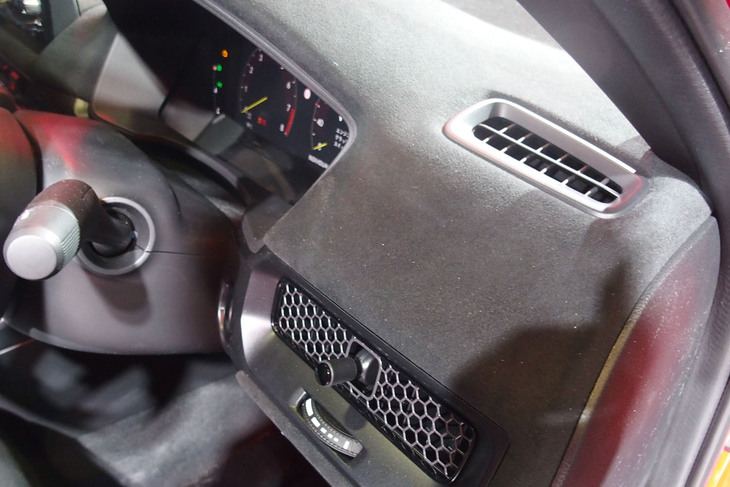 ホンダ・シビック タイプRレーシングブラックパッケージ