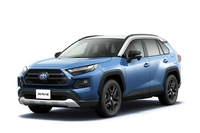 2019年4月に導入されたグローバルで5代目となる従来型「RAV4」。2013年発売の4代目が国内販売されることはなかったので、久々の復活となった。「カムリ」などと共通のGA-Kプラットフォームが採用されている。