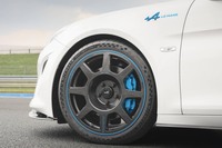 アルピーヌがルマン24時間レースの100周年を記念した特別な「A110 R」を導入の画像