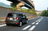 「レネゲード」の最大の魅力は、やはりこのデザイン。「ウィリスMB」由来のアイコンを受け継いでいれば、今後もその人気は安泰……かもしれない。