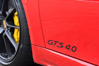 従来型の「718ケイマンGTS」にはなかった排気量を示す数字が車名に追加され、「718ケイマンGTS 4.0」となった最新モデル。車両本体価格は1113万円。