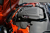 550psを絞り出す5リッターV8スーパーチャージドエンジン。