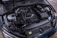 今回、まずは「アウディA3スポーツバック ファーストエディション」に試乗した。最高出力110PS、最大トルク200N・mを発生する1リッター直3ターボエンジンに、48Vマイルドハイブリッドシステムを組み合わせたパワートレインを搭載する。