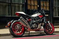 「インディアンFTR」にレーシーな装いの新モデル「FTRスポーツ」が登場の画像