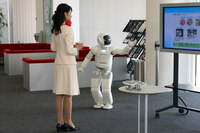 機能性の高さはもちろん、人と共生するロボットについては、親しみを持てることも重要な要素となるはず。ロボティクス技術を生かしたホンダの製品は、そうした点でも「アシモ」のDNAを受け継いだものであってほしい。