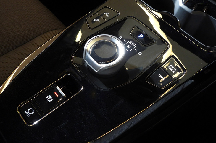 スズキeビターラZ(シフトセレクター)