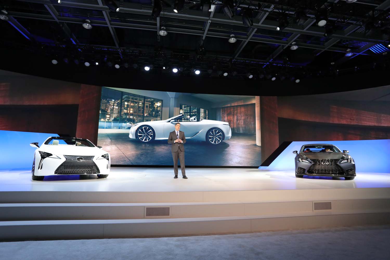 RDX 、 ボディ レクサス LED 付き モーターショ 様購入予定 RDX 、 ボディ レクサス LED 付き モーターショ 様購入予定 RDX