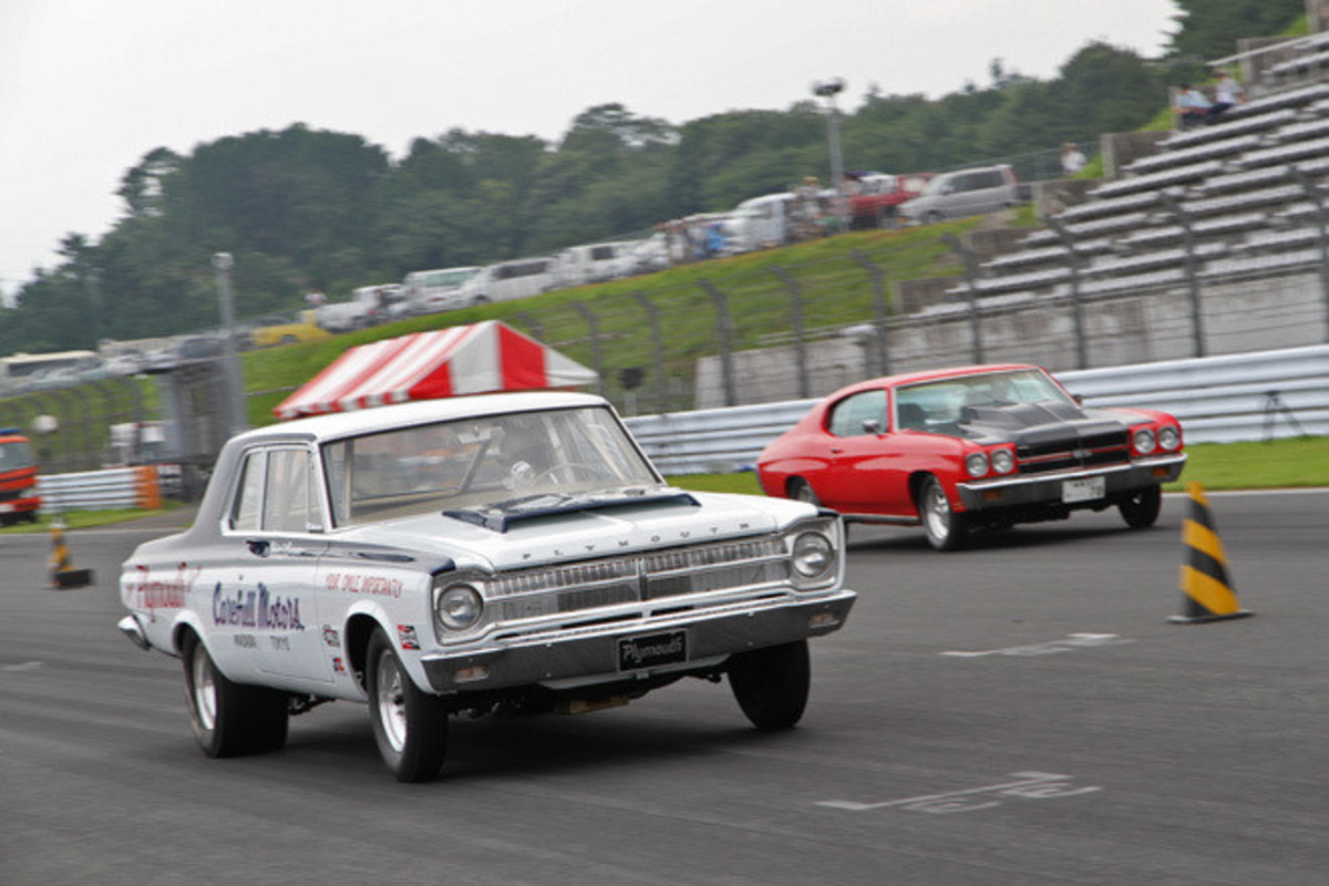ホットロッド　ドラックレース 歴代ホットロッドの名車が大集合。カリフォルニアのNHRA