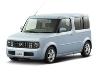 2002年10月に登場した2代目「キューブ」。「Magical Box(マジカルボックス)」をコンセプトとした、ユニークなデザインと多機能性が魅力のコンパクトモデルだった。