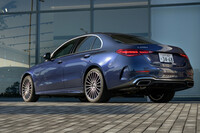 1982年登場の「190シリーズ」を起源とする、メルセデス・ベンツの人気モデル「Cクラス」。現行型は2021年登場の5代目(190シリーズも含めると6代目)のモデルだ。