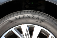 ブリヂストン・アレンザ001