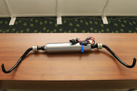 「M850i xDriveクーペ」に搭載される「アクティブスタビライザー」は、電子制御によってコーナリング時のロールを抑制する。