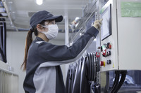 日産が全固体電池の試作生産設備を公開 2028年度の実用化を目指す
