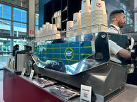 ファエマの業務用エスプレッソマシン「プレジデントGTi」は、イタルデザインとの協業による製品である。