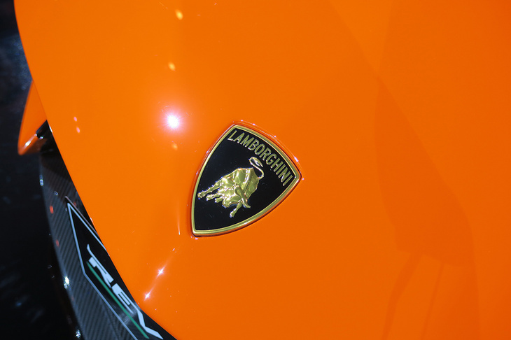 ランボルギーニ・レヴエルト(エンブレム)