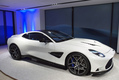 5.2リッターのV12ツインターボエンジンを搭載する新型「アストンマーティン・ヴァンキッシュ」が上陸