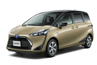 当初はアバンギャルドだった2代目「シエンタ」だが、2018年9月のマイナーチェンジで、やや落ち着いたデザインへと方向性を微修正。グリルを中心にフロントまわりに手が加わり、カタログ等を飾る訴求色も、おとなしい色味のものとなった。