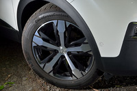 悪路走破性が高められた「GTライン」はM+S(マッド&スノー)タイヤを履く。