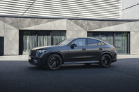 今回の試乗車は「メルセデスAMG GLC53 4MATIC+」。直4の「43」、V8の「63」からだいぶ遅れて追加設定された直6エンジン搭載モデルだ。