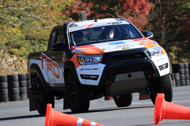 トヨタ・ハイラックス タッツフィンクデザートレースEX4クラス優勝車両