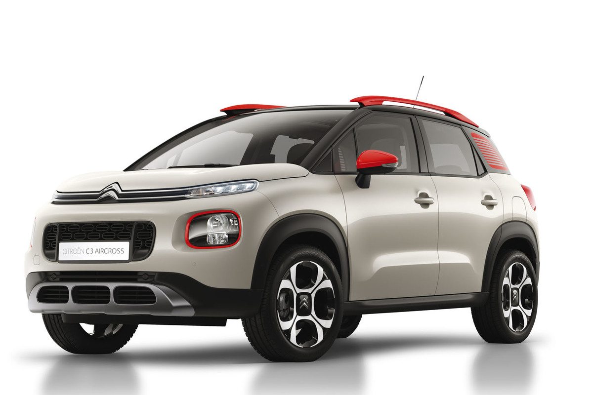 シトロエンC3エアクロスSUV」に内装をレザーと千鳥格子で