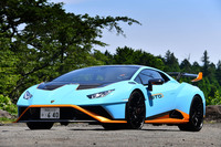 アグレッシブな「ウラカンSTO」のエクステリアデザイン。ランボルギーニが世界展開しているワンメイクレース車両「ウラカン スーパートロフェオEVO」や、デイトナ24時間レースなどで優勝したレーシングモデル「ウラカンGT3 EVO」をモチーフに開発されている。