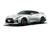 「日産GT-R」(2020年モデル)。ボディーカラーは「ブリリアントホワイトパール」。