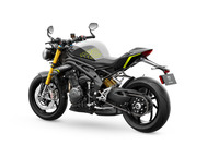 改良型「トライアンフ・スピードトリプル1200RS」が登場 ライダーをアシストする最新技術も搭載の画像