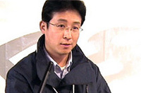 上の画像:RX-8の電動パワステ
下の画像:車両コンポーネント開発本部シャシー開発部、第1シャシー開発グループの小宮勝行主任