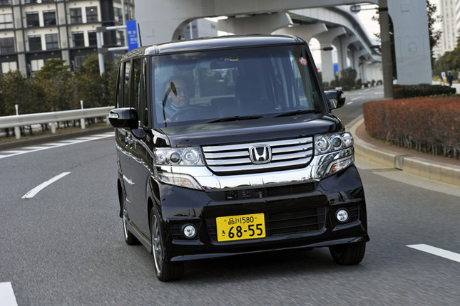 【スペック】全長×全幅×全高=3395×1475×1780mm/ホイールベース=2520mm/車重=980kg/駆動方式=FF/0.66リッター直3DOHC12バルブターボ(64ps/6000rpm、10.6kgm/2600rpm)/価格=166万円(テスト車=167万5750円/ナビ装着用スペシャルパッケージ=1万5750円)