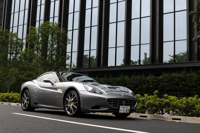 【スペック】全長×全幅×全高=4562×1909×1322mm/ホイールベース=2670mm/車重=1830kg/駆動方式=FR/4.3リッターV8DOHC32バルブ(490ps/7750rpm、51.5kgm/5000rpm)/価格=2480万円(テスト車=2977万8000円)