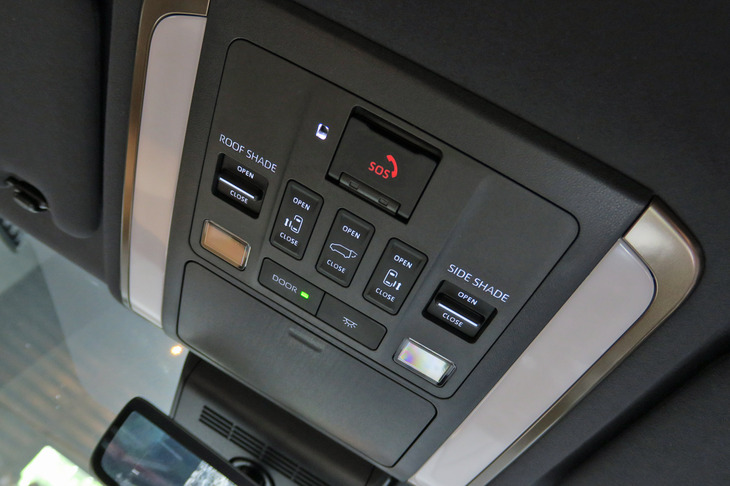 トヨタ・ヴェルファイアZプレミア(オーバーヘッドコンソール)