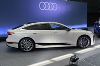 流麗なフォルムは、Cd値(空気抵抗係数)0.21を実現。航続距離の伸長に貢献する。
