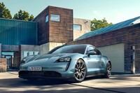 クルマの電動化は、多くの自動車ファンを魅了してきたポルシェでも着々と進む。ブランド初の量産型EVとして登場した「タイカン」(写真)の販売台数は今や、長年ポルシェの象徴とされてきた「911」のそれを上回っている。