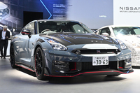 「GT-R NISMO」は2013年に発表され、翌年2月に発売。最高出力600PSを発生し、ニュルブルクリンク北コースで当時の量産車最速の7分8秒679を記録した。