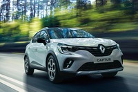 ルノーは、エンジンにメイン/サブ(計2基)のモーターを組み合わせたハイブリッドユニットを開発。ドッグクラッチを組み込んだ独自の機構により、動力のスムーズな切り替えと高効率なパワーの伝達が可能となっている。このハイブリッドは現在、国内ではSUV「キャプチャー」(写真)のほかコンパクトハッチバック「ルーテシア」でも選べ、クーペSUV「アルカナ」はハイブリッド専用車としてラインナップされている。